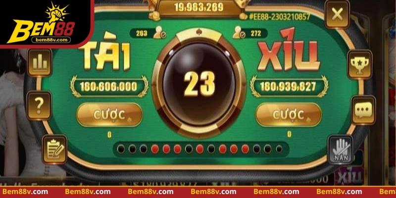 Bàn tài xỉu hiển thị kết quả ba viên xúc xắc sau mỗi ván